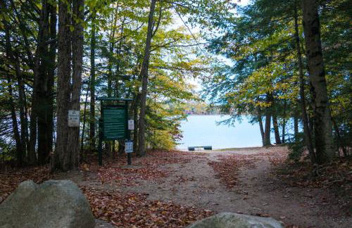 Hot Tub and Private Beach Access! North Conway Home - Foto 39