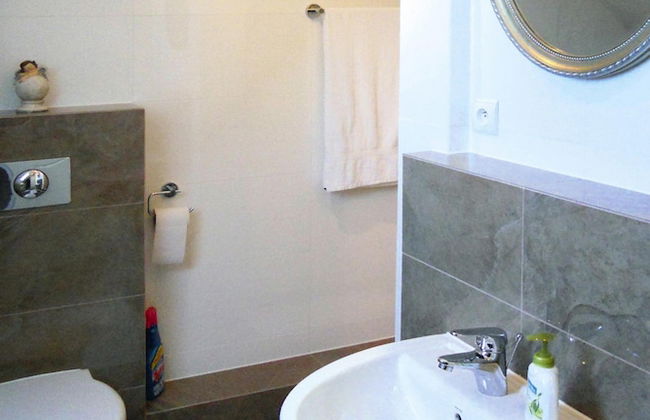 Large, Comfortable Holiday Villa, Private Garden - Photo 17