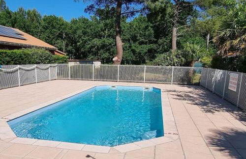 Mobile home avec terrasse et piscine. - Foto 14