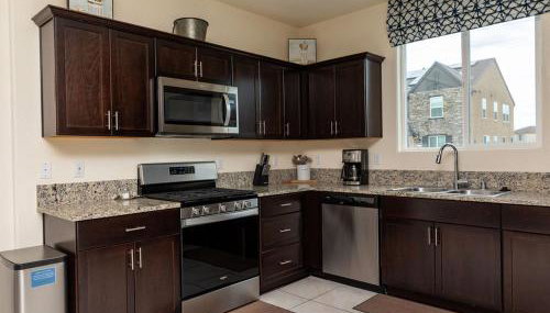 Modern 5 bed near hospitals and UC Merced - Foto 4