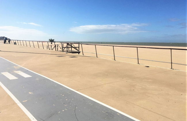 Belvilla by OYO Beachfront Apartment - Foto 18