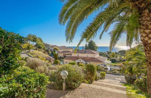 Dans un cadre d'exception, Vue mer panoramique à Agay Côte d'Azur, Village Vacances Cap Esterel, 2 chambres, avec jardin, golf, climatisation, Wifi, 5 piscines - Foto 31