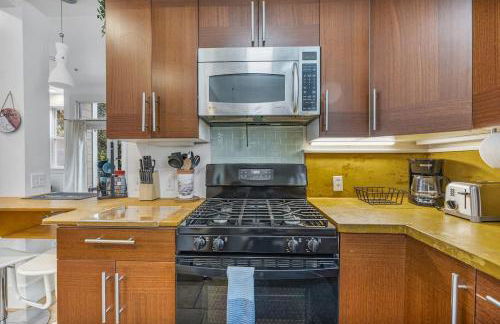 #Urban Elegance 3BR With Parking Near UC BART & Downtown - Photo 47