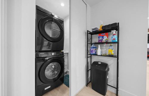 Entire Private Home with 3 Bedrooms 2 Bathrooms, with Garage, Gated Yard, King Bed House, Available Now - Foto 16