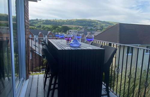 Luxury 4-5 Bed Home with Games Room and Balcony - Foto 35