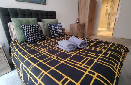 Bee City Cosy Stay - Near Train Stations and Shopping Centre with Paid Private Parking, 500Mbps Internet and Netflix - Foto 6