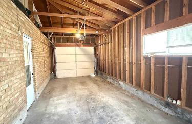 Newly Renovated Home w Garage Near Old Town - Foto 28