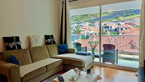 Sunny Little Sister Apartment - 7 min walking from the beach and at 7 min driving from the Airport - Foto 2