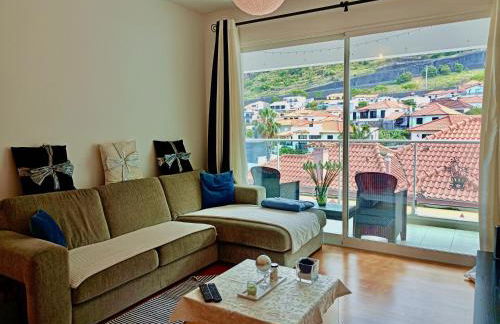 Sunny Little Sister Apartment - 7 min walking from the beach and at 7 min driving from the Airport - Foto 2