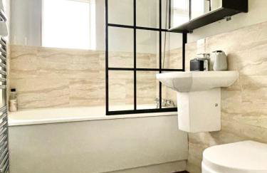 Wild Springs - Centraly Located House With Free Parking - Foto 41