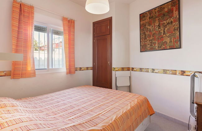 Detached Villa With a Large Private Swimming Pool - Foto 19