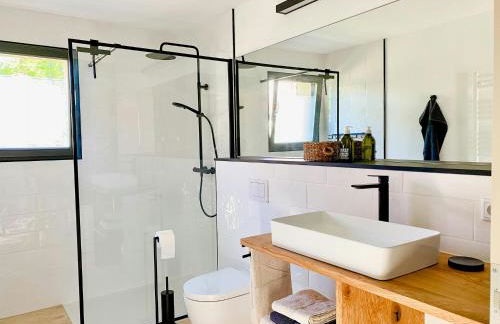 Aesthetic Meets History In The Renovated Stable - Foto 5