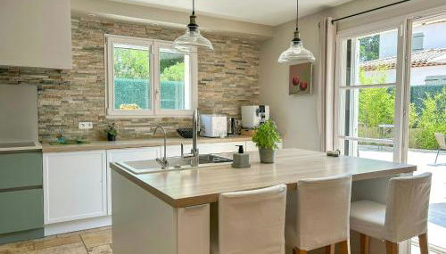 Modern Provençal Villa At The Forest's Edge - Foto 2