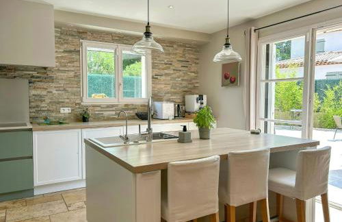 Modern Provençal Villa At The Forest's Edge - Foto 2