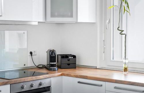 EXQUIS 2BR Luxus Apartment ROLF BENZ I Parken I Netflix I Stadtmitte I Familienfreundlich I Mercedes-Benz - Foto 18