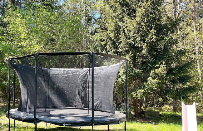 Bright Holiday House by the Lake - Photo 14