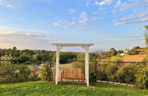 Sunset Crest - Home with stunning views, Pool, BBQ - Foto 16