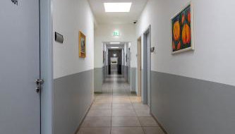 BOARDINGHOUSE KAYSER Günstige Monteursunterkunft, Monteurwohnung in Hanau bei Frankfurt am Main und Aschaffenburg, KOSTENFREIE PARKPLÄTZE! - Foto 4