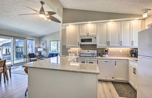 Lakefront Bellevue Home Private Beach and Fire Pit! - Foto 10