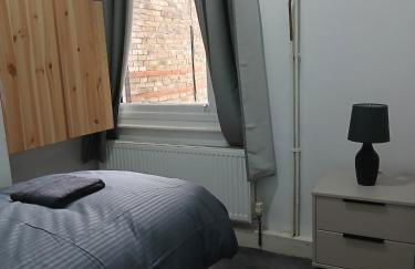 Lovely 2 bedroom Highgate Hideaway - Photo 3