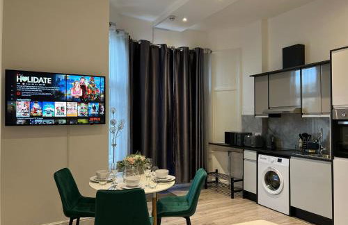 Charming Apartment in West Ealing, 12 Mins to Central London by Train, Free Parking, 8-Min Walk to Station - Foto 21