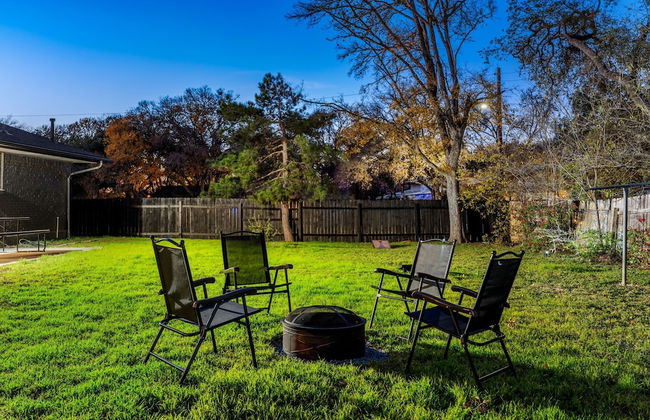 Quiet 3 Bedroom Home Walkable to Zilker Park - Photo 26