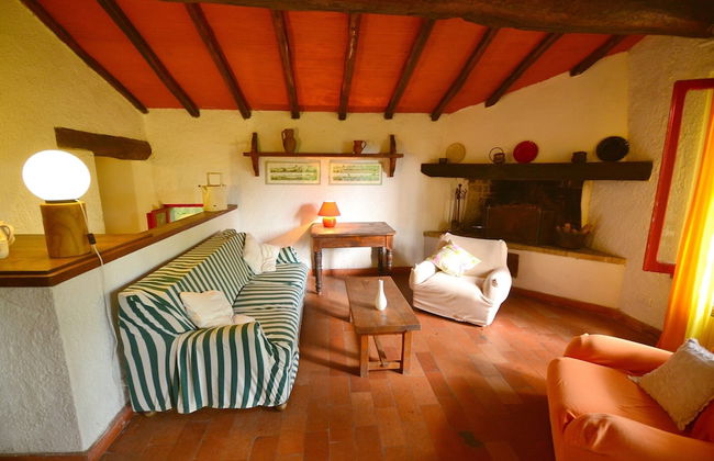 Holiday Home With Shared Pool - Photo 15