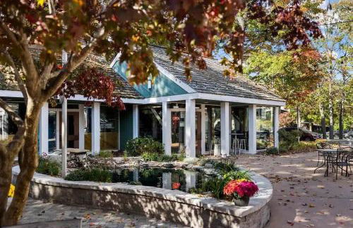 Top Floor Luxury, Sauna, Private Pool, Lake Bellaire Beach, 5 beds, 4 full bath - Foto 46