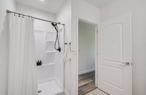 SW Florida Luxury Modern Retreat, King Bed Suite , Close to Beaches / Golfing / Fishing / Air Ports , 2023 Built - Foto 32