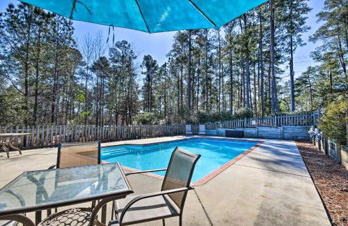 Luxe Lake House with Pool and Dock on Deep Water Cove! - Foto 2