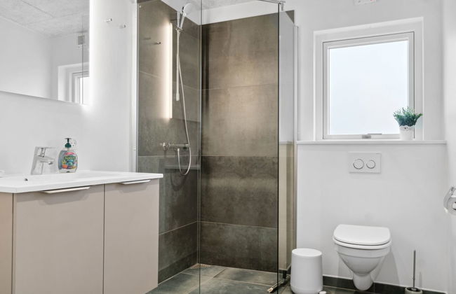 "Harrieth" - 300m from the sea - Foto 16