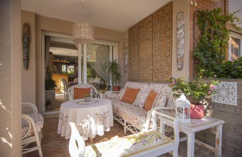 Casa adosada con piscina comunitaria Solo familias no grupos de jovenes - Foto 6