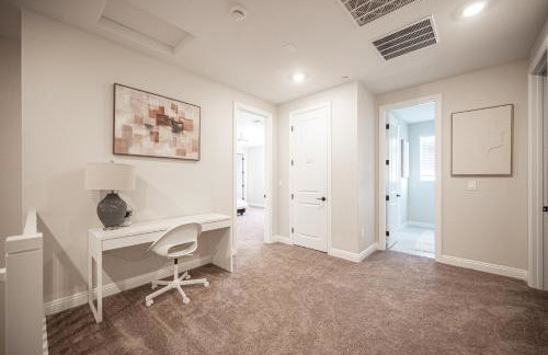 Modern Spacious 6BR Villa with Game Loft 5 Min to Strip, Stadium & Shopping! - Foto 63