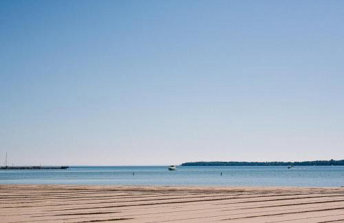 Suttons Bay Waterfront - Foto 9