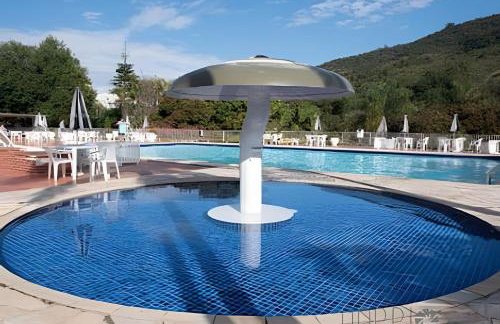 Espaçoso Flat com Varanda no Cavalinho Branco - Foto 15