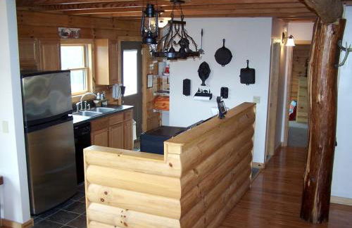 Charming Cabin Rental with a Hot Tub and Fireplace in the Smoky Mountains - Foto 3