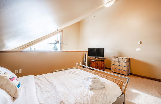 Trapper's Lodge 4 Bd W/great View, Private Hot Tub - Photo 9