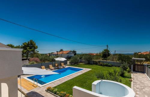 Serene Escape Near Zadar With Private Pool & Charming Outdoor Oasis - Foto 91