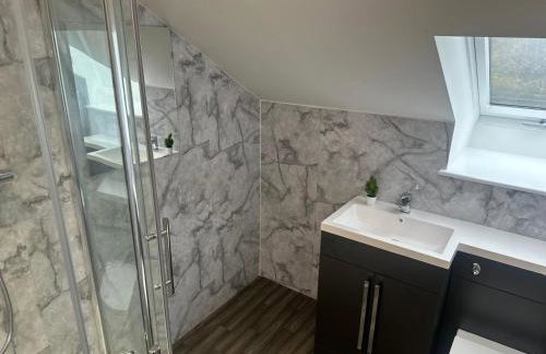 Modern 2-Bed Flat in Long Eaton with Free Parking - Foto 5