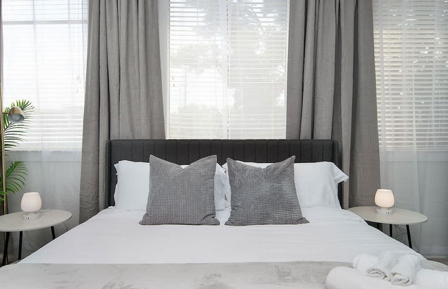 Uptown 1st Ward Corner Unit Superior 2BD Apt - Foto 18