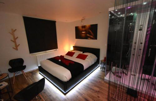 SPA privatif Love room, Le Hammam et Bulles, chez Nuits Chartraines - Foto 12