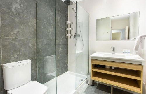 The Collection Barcelona - 4bedroom apartment with a balcony in Las Ramblas 1 2 - Photo 25