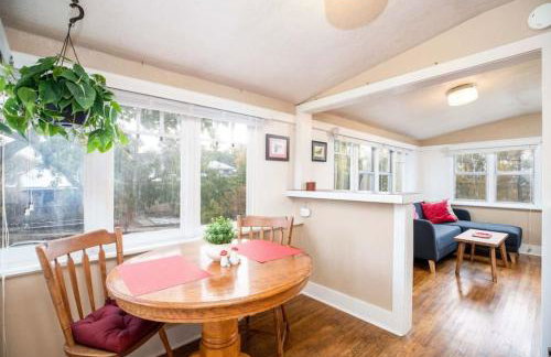 The Red Cabin Charming Historic Avenues Apartment - Foto 6