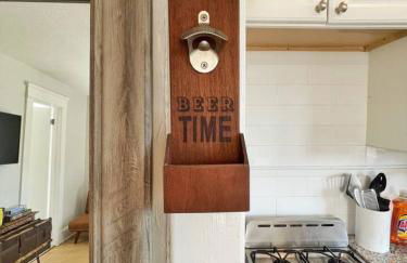 Chateau Blanc Yale Located Downtown - Photo 7