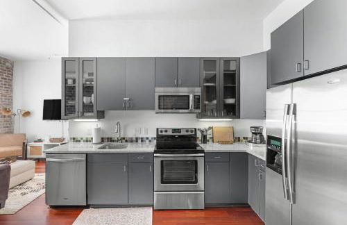 Downtown Loft- Steps away from Plant Riverside! - Foto 6