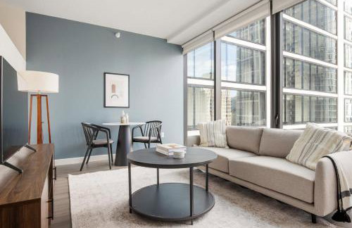 S Loop 1BR w Pool Gym Spa nr Grant Park CHI-741 - Foto 1