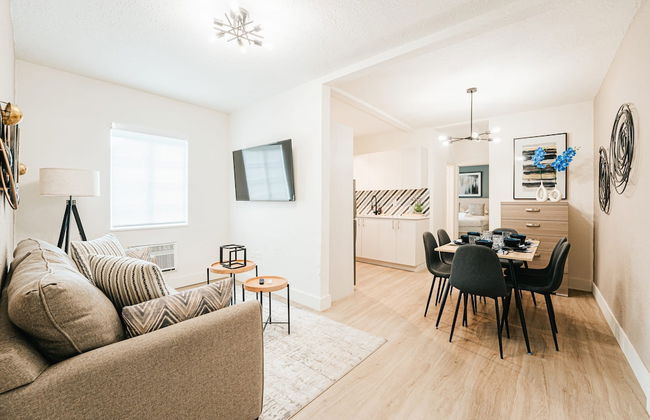 TWO Bedroom Apartment - Photo 24