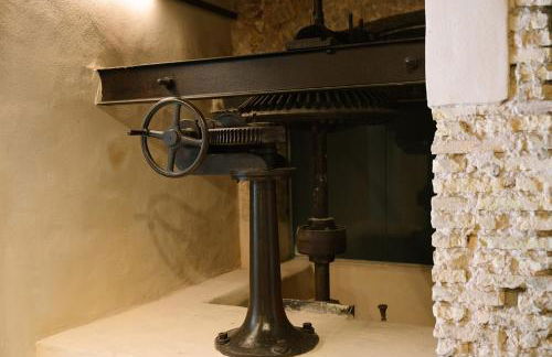 Amazing suite by the fair - Photo 31