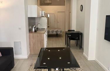 HERMOSO PISO a 3 min de la ESTACION DE BUS Y TREN AVE - Photo 16