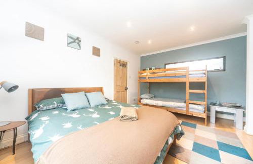 6 bedrooms beautiful home 3 bathrooms, quiet location with garden near Legoland Windsor Heathrow - Foto 58